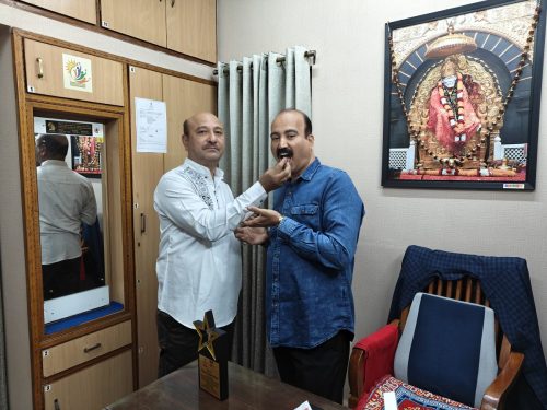 4e035709-cec1-4d74-aeea-ecb39280611c (1)